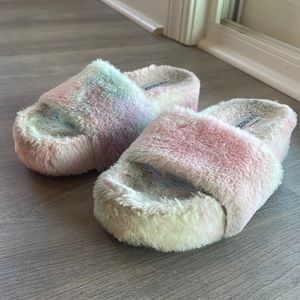 Steve Madden slippers. Size 7